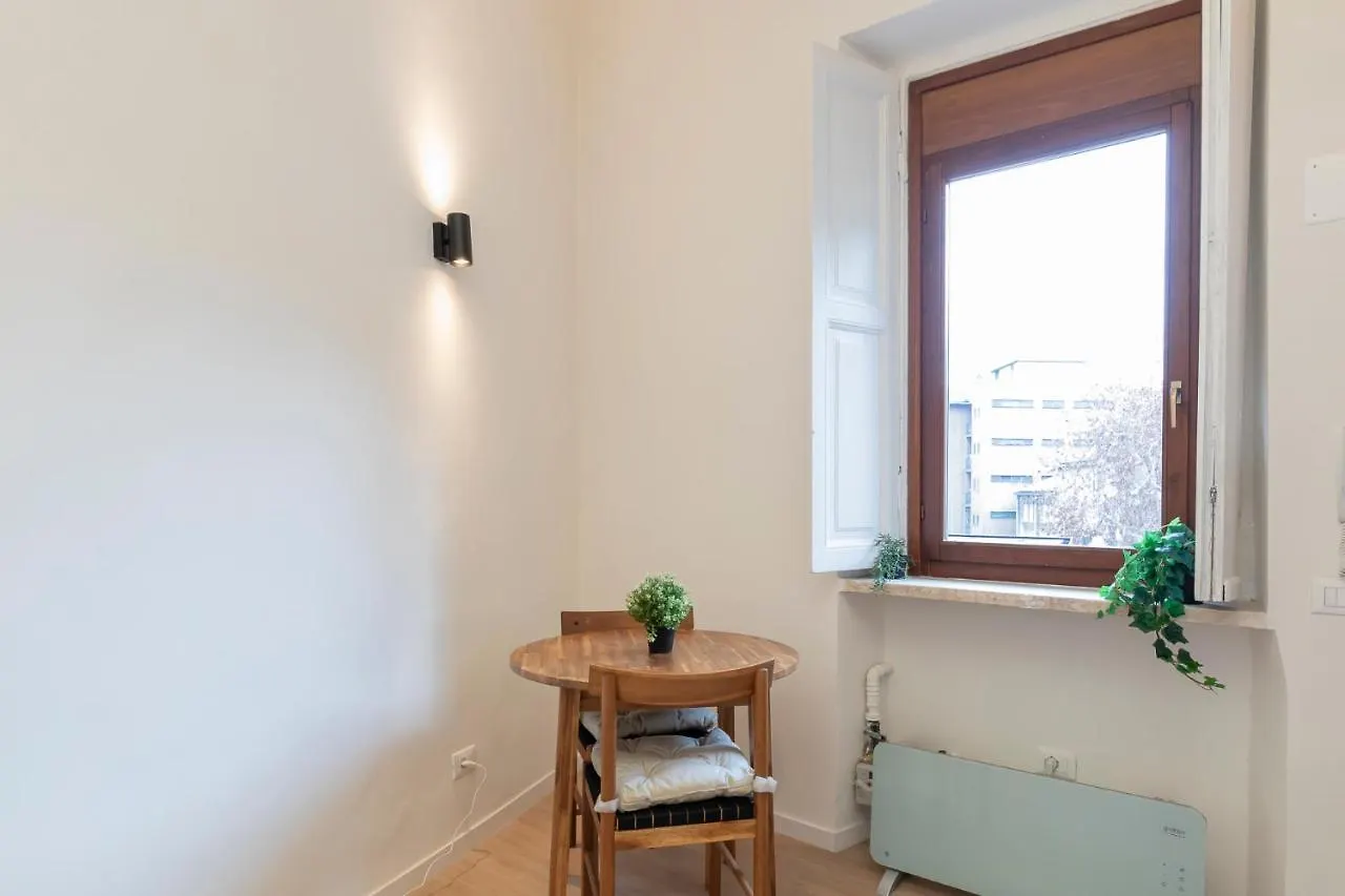 Menabrea Apartment In Isola Milan